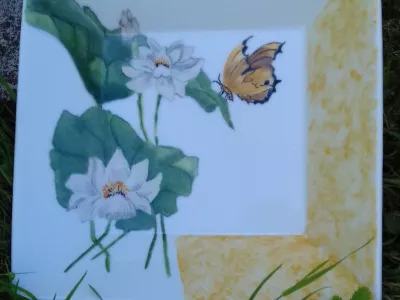 Corinne Farsat : création porcelaine à Guéret dans la Creuse (23)